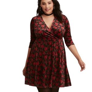 Torrid Velvet Rose Faux Wrap Skater Knee Length Dress 1X 3/4 Sleeve Whimsygoth